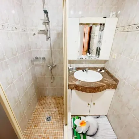 Oceano Azul Luminoso 50 Metros Del Mar En Centro * 코라레호