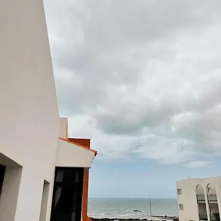 Oceano Azul Luminoso 50 Metros Del Mar En Centro * Corralejo