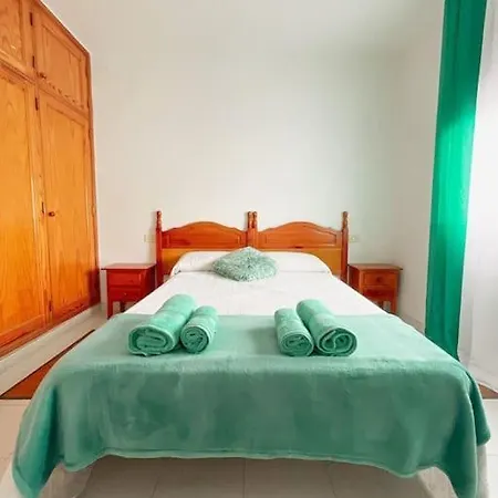 Oceano Azul Luminoso 50 Metros Del Mar En Centro