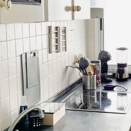 Oceano Azul Luminoso 50 Metros Del Mar En Centro