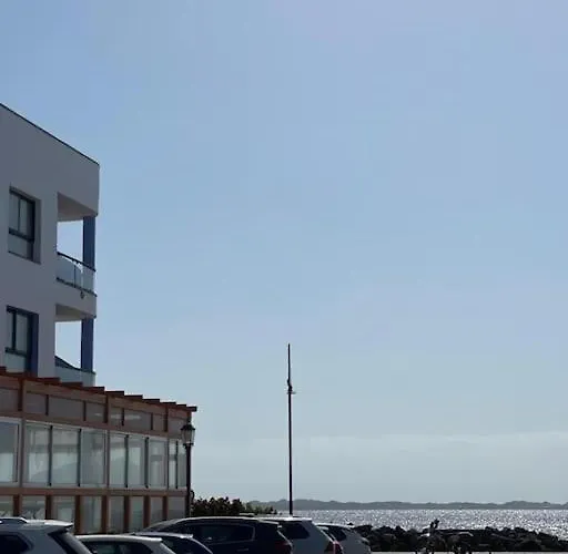 Oceano Azul Luminoso 50 Metros Del Mar En Centro *